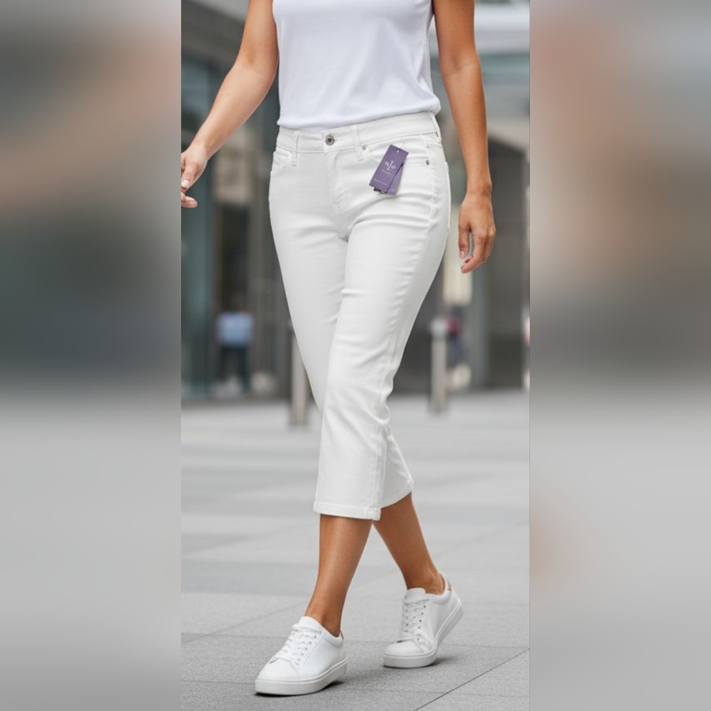 NYDJ - Karen Capri Jeans (Soft White Gray) | Size 4 |